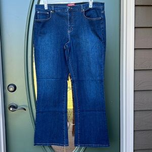 Chaps boot cut jeans size 16 like new